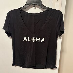 Lululemon Exclusive Aloha Hawaii Cropped V neck short sleeve Tshirt Women 8/10
